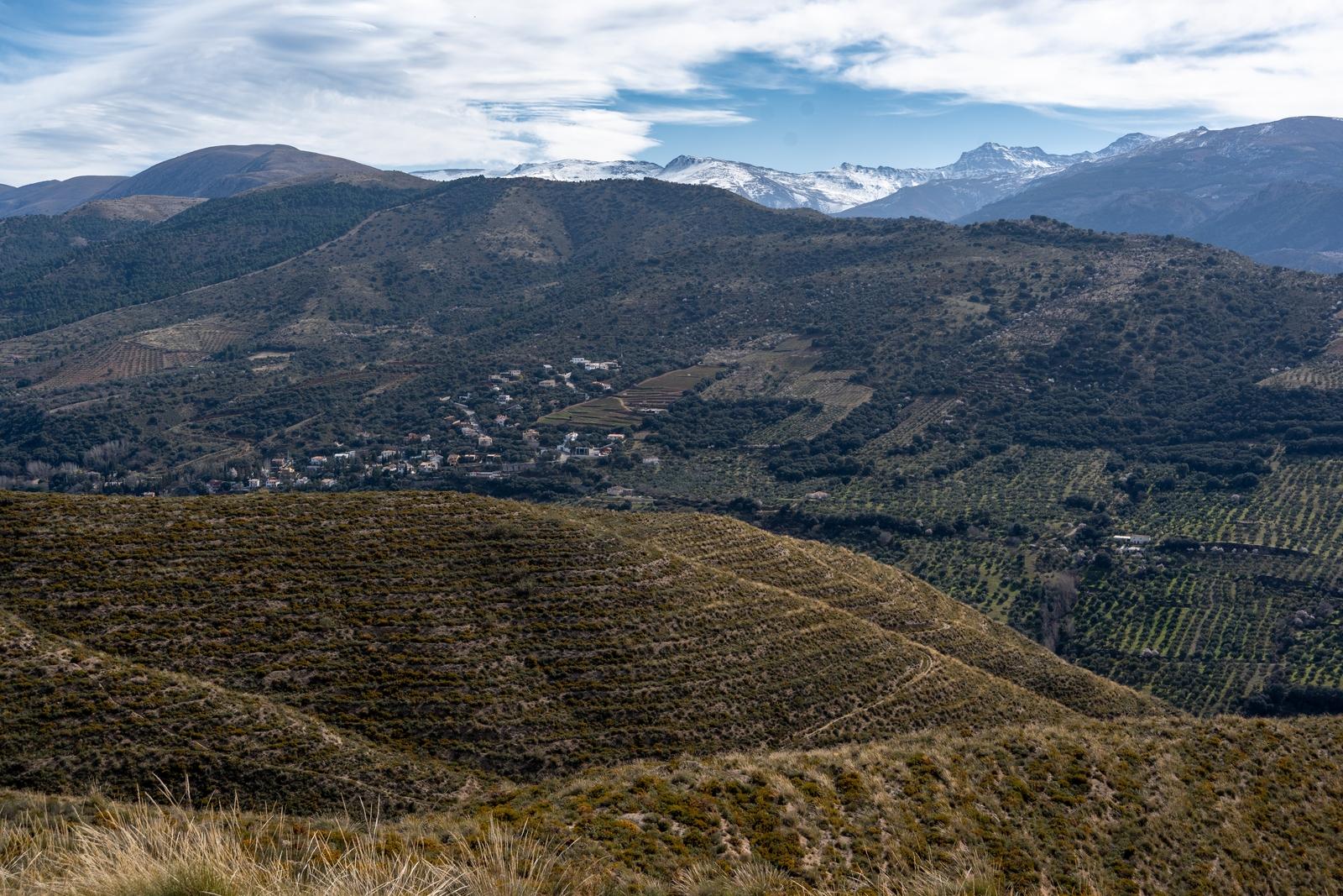 View south to the snow and ice peaks of the Sierra Nevada
